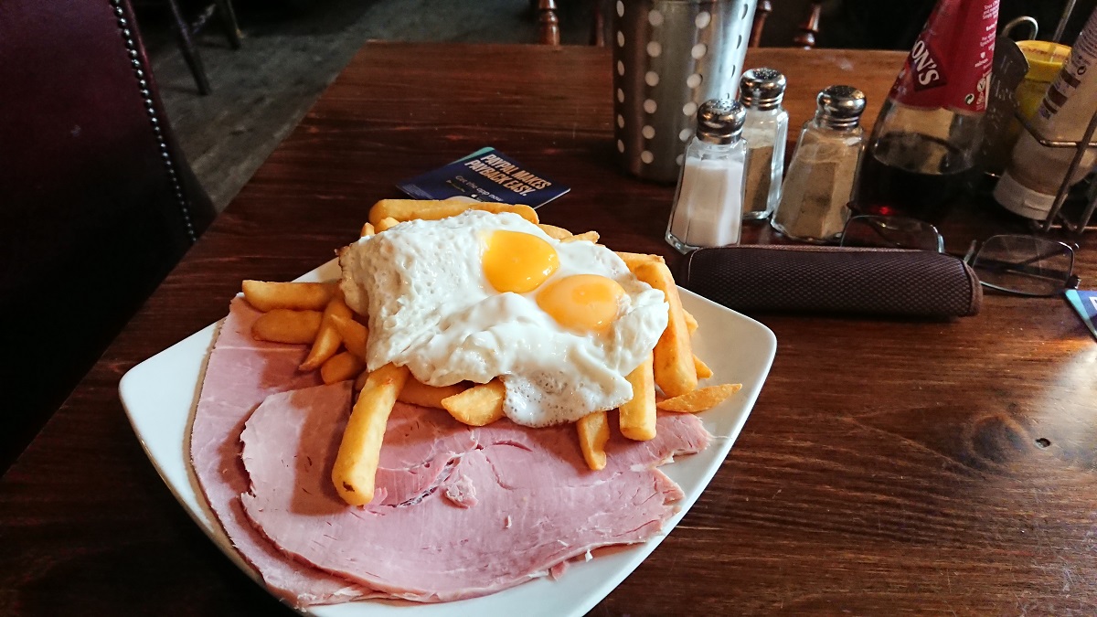 Ham egg and chips pub lunch Southampton